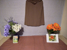Load image into Gallery viewer, Stylish Skirt (Ellen Tracy)
